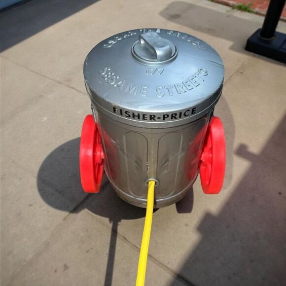 Vintage 1977 Oscar the Grouch Pop Up Pull Toy Fisher Price Sesame Street WORKS! - Picture 1 of 6